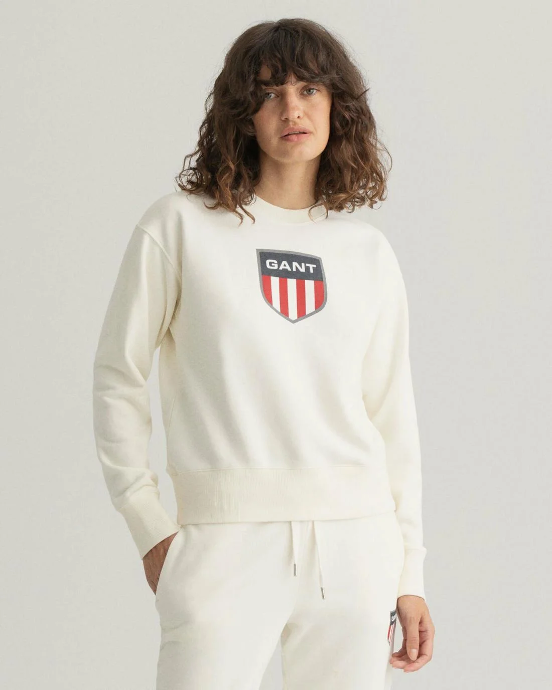 Hoodies And Sweats | Womens GANT Retro Shield Crew Neck Sweatshirt Eggshell